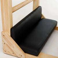 Cale-pied rembourré antidérapant pour un appui stable et confortable lors des exercices sur Ladder Barrel Pilates